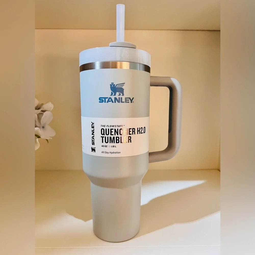 🎉LAST PIECE🎉Stanley 40 oz.‎ Quencher H2.0 FlowState Tumbler Fog